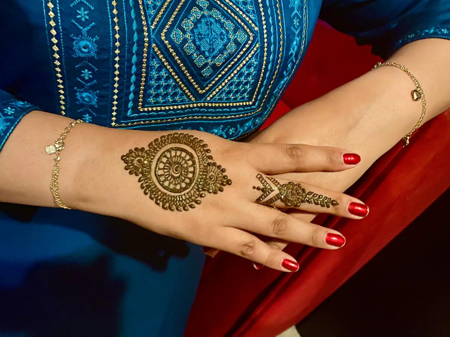 mehandi1.webp